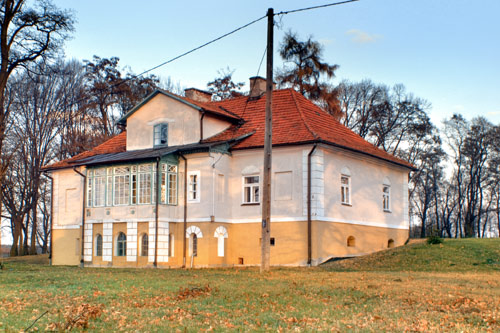 Frontowe zdjęcie zamku Białobrzegi